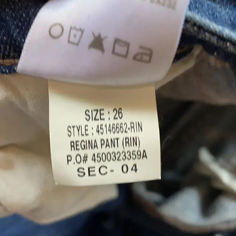 Joe’s Jeans 26 Regina Pant. Distressed denim.